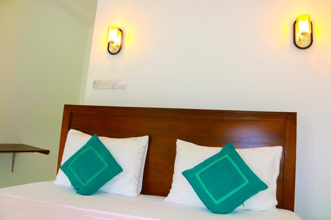 A&B Resort Negombo Kudapaduwa Dış mekan fotoğraf