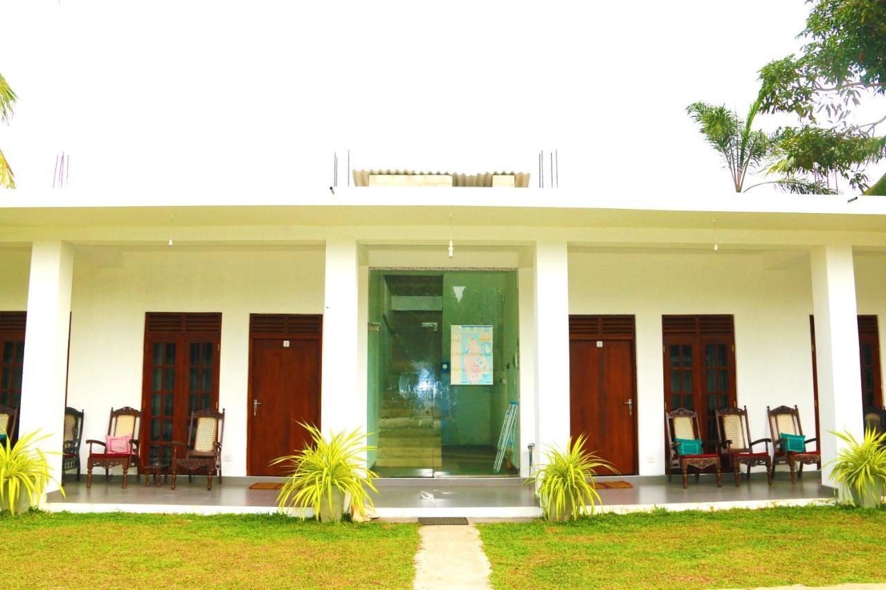 A&B Resort Negombo Kudapaduwa Dış mekan fotoğraf